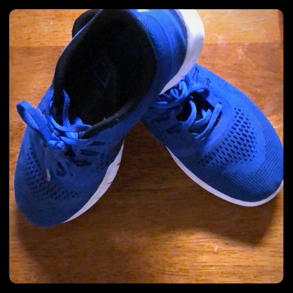 Boys blue nike sneakers